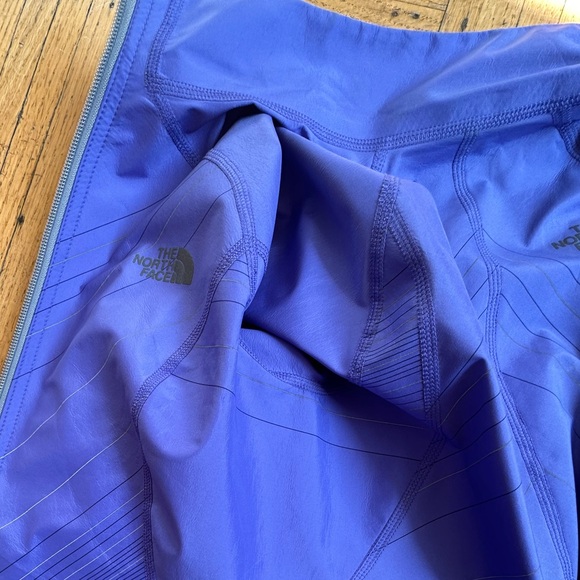 Reversible wind proof/water proof north face jacket - Picture 4 of 8
